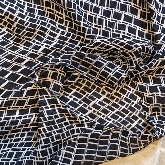 Vince. Silk Top - Picture 4 of 6